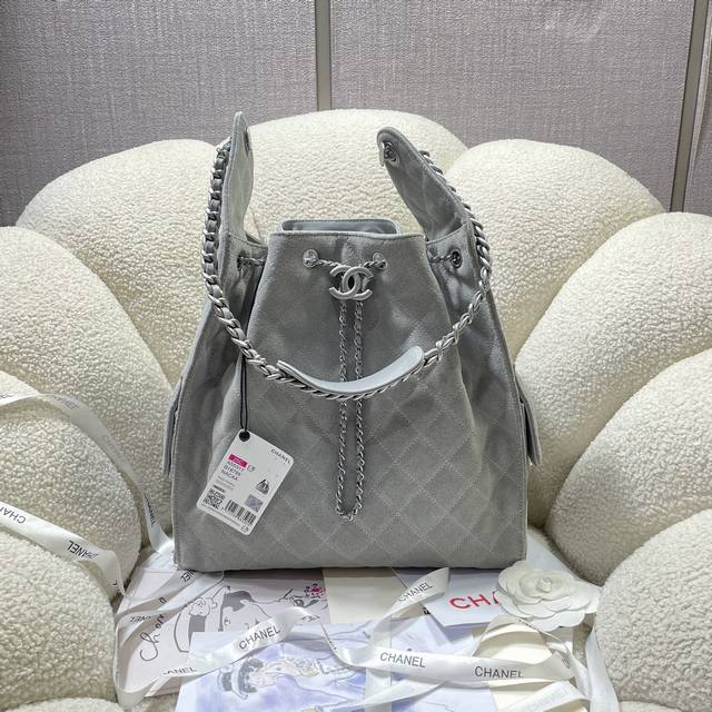 Early Spring Runway Collection Size: 40*30*15 Large 25C Early Spring Runway Col