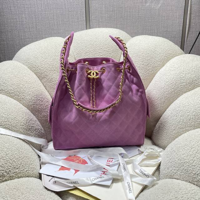 Early Spring Runway Collection Size: 40*30*15 Large 25C Early Spring Runway Col