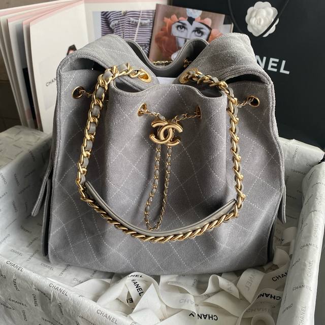 In Stock ~ Large Size 25C Early Spring Series Bag The design of this bag has re