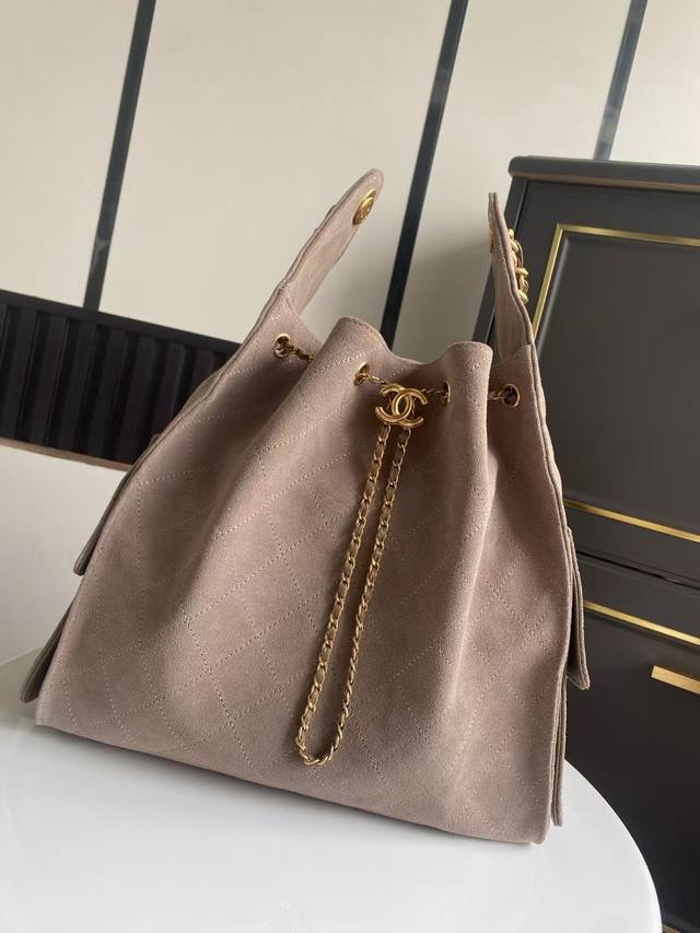 In Stock ~ Large Size 25C Early Spring Series Bag The design of this bag has re