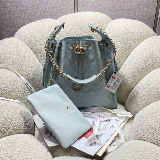 Early Spring Runway Collection Size: 40*30*15 Large 25C Early Spring Runway Col