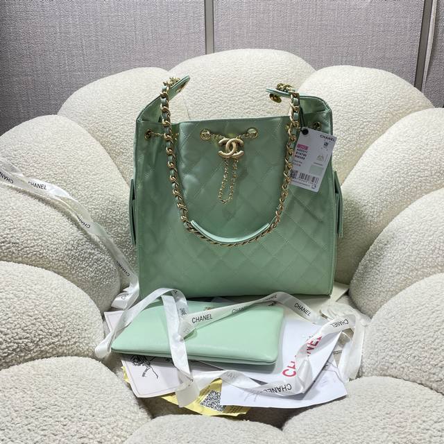 Early Spring Runway Collection Size: 40*30*15 Large 25C Early Spring Runway Col