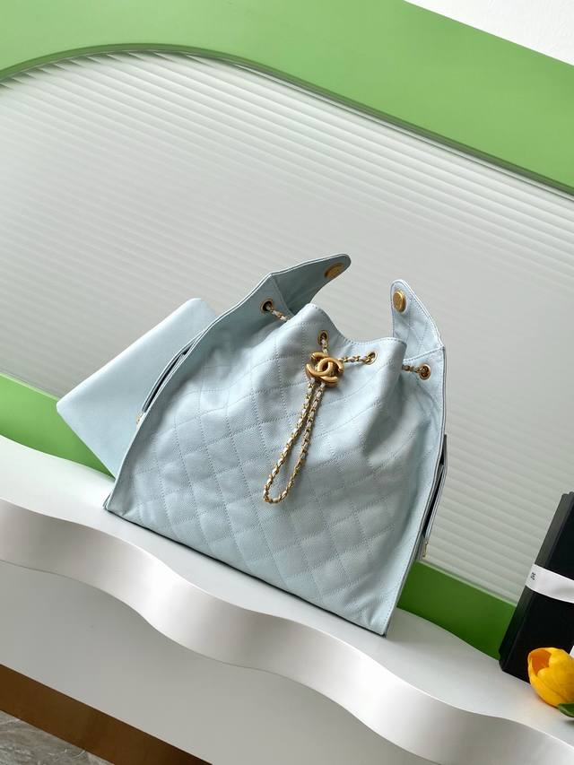 25C Glossy Leather Hip Hoo Bag Chanel Hobo Shoulder Bag, Medium Size Vintage Gol