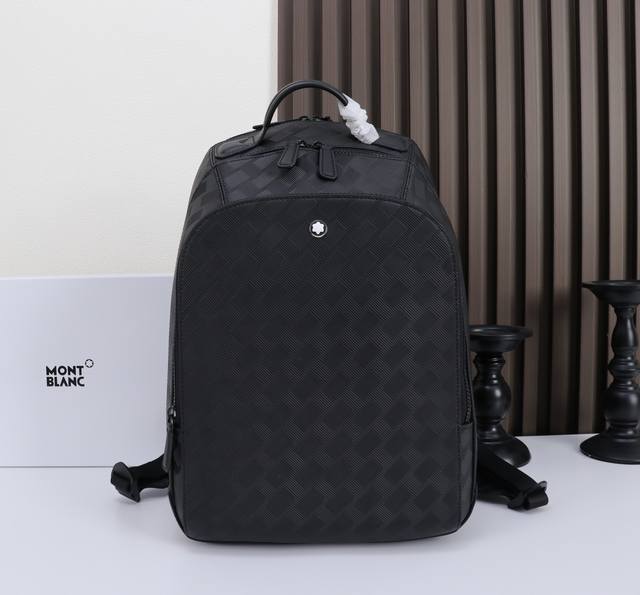 Montblanc New Style 3.0 Medium Backpack Model: Mb129964# Material: Top-grain co