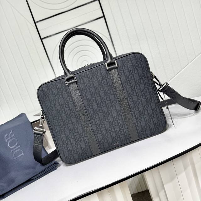 Top-quality original, guaranteed imported top-grain cowhide, rejecting split le