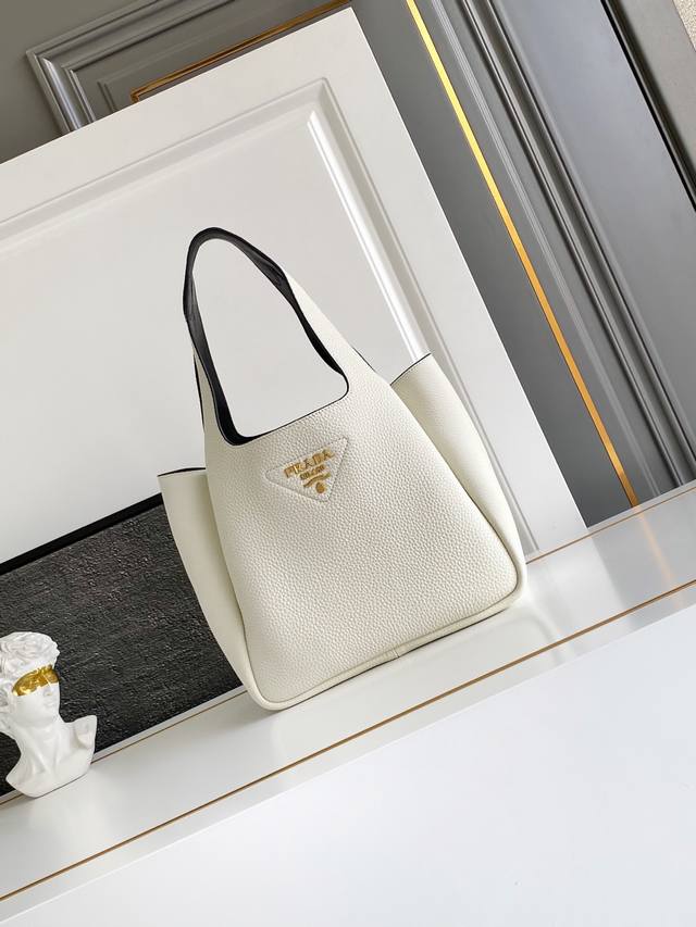 Authentic 2025 Latest Style Basket Tote Bag, Large Size Gold Hardware This leat