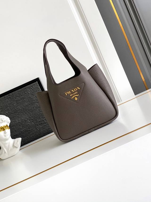 Authentic 2025 Latest Mini Basket Tote Bag Gold Hardware This leather mini hand