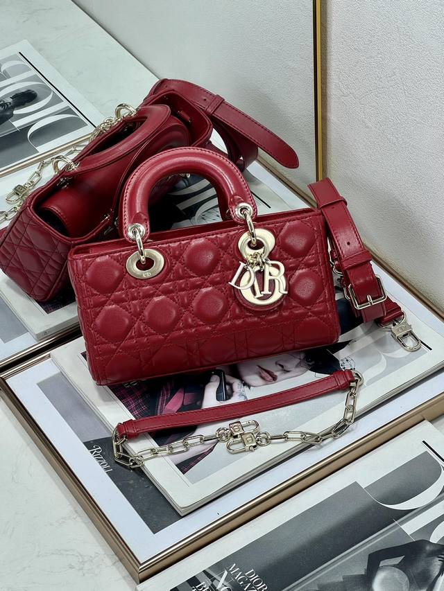 Authentic, High-Quality Version Cherry Red Small Size In Stock The brand new D-