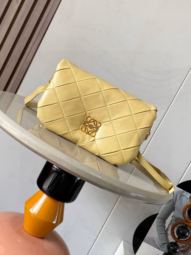 Original Leather Mini Glossy Nappa Lamb Leather Pleated Puffer Goya Handbag. Ins