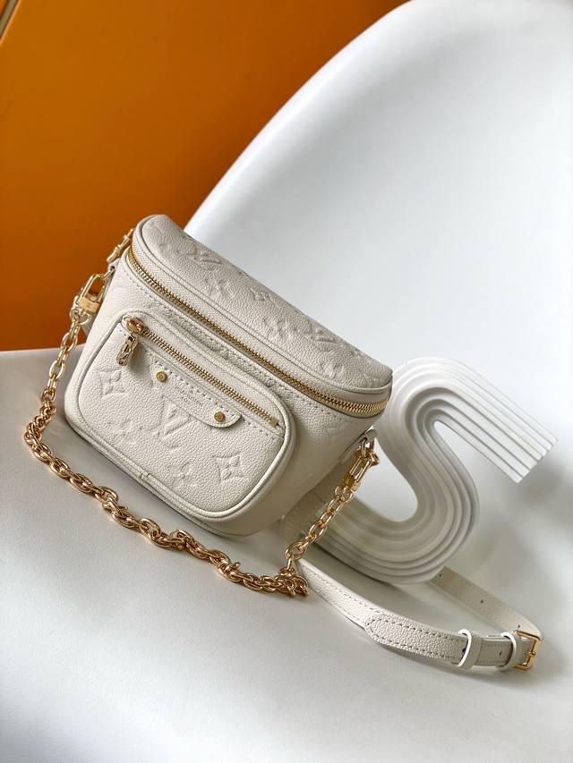 M83219 Apricot, M83275 Beige, M46917 Black Top-tier original. This Mini Bumbag i