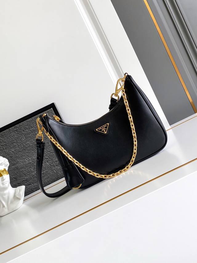 New Plain Hobo Handbag/Shoulder Bag/Crossbody Bag This Hobo handbag/shoulder bag