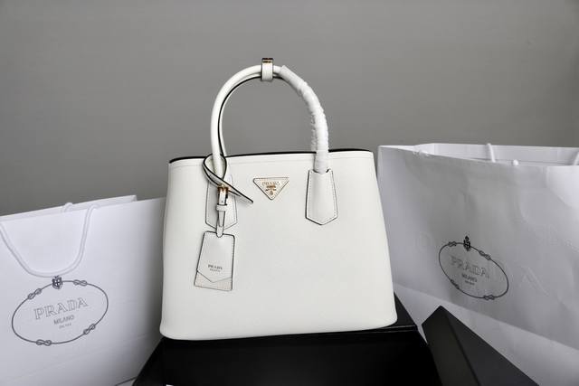 Volume Price Description: This new underarm bag features detachable and adjustab