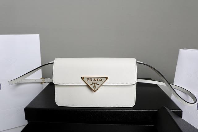 High-volume pricing Introduction: New mini handbag crafted from Saffano cowhide