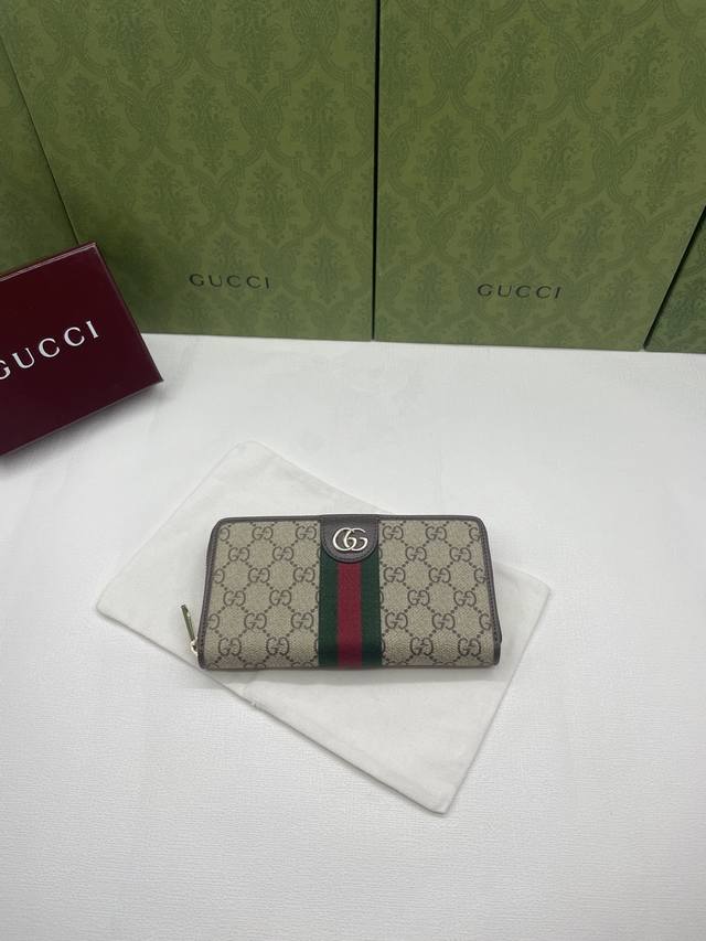 , meticulously reinterprets innovative silhouettes and functions, featuring the