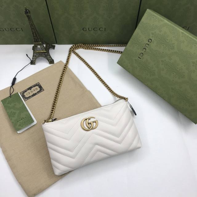 Original leather with green box packaging, a popular G brand item, boutique qua