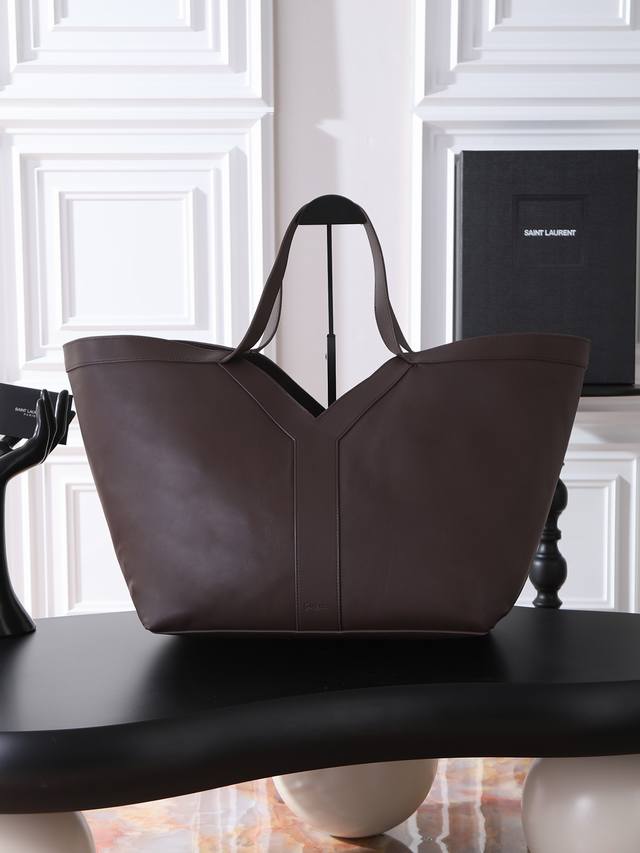 Coffee-colored cowhide 24Ss New Shopping Bag A unique fusion of art and individ