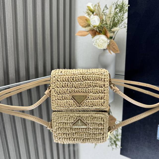 Top-quality original 24 new Mini "woven bag" 1Mr024 Summer essential, triangular