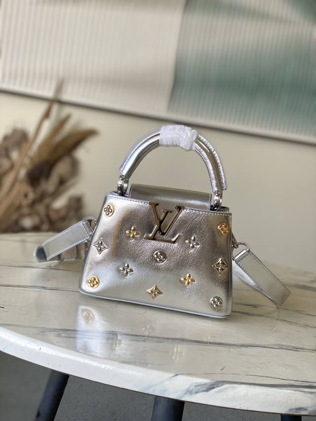 Factory Price p Premium Original Leather M26258 Silver Starry Sky Mini Capucine