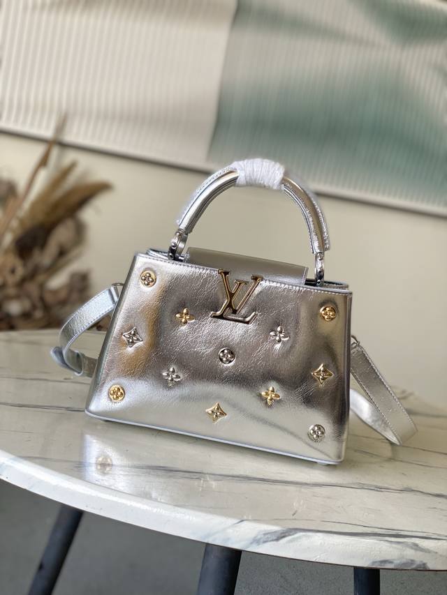 Factory Price p Premium Original Leather M26258 Silver Small Capucines Handbag.