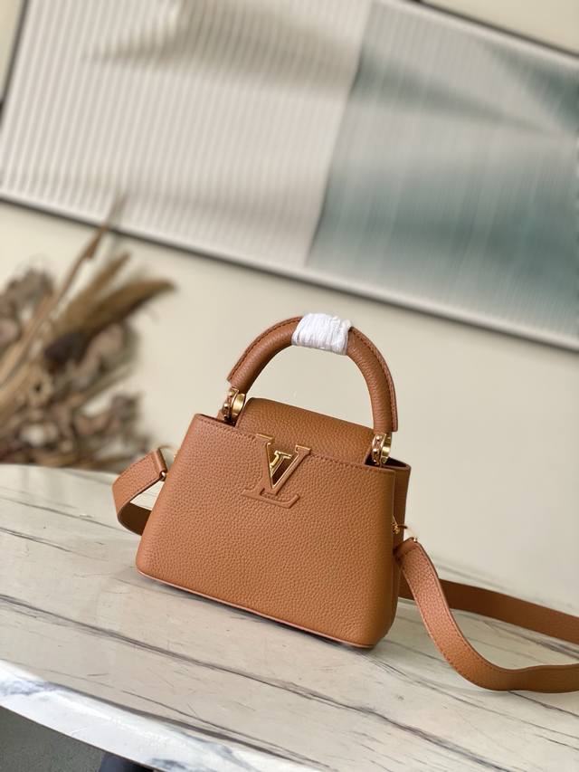 Factory Price p Premium Original Leather M25089 Brown Mini Capucines Handbag. T