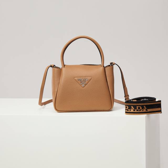 Premium Original Factory New Small Shoulder Bag 1Bc145 with Silver Buckle and C