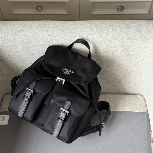 p's classic backpack, upgraded small size 1Bz677, is a top-quality small model m