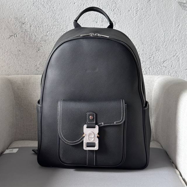 This saddle-style zippered backpack is a new addition to the 2024 Winter Men's