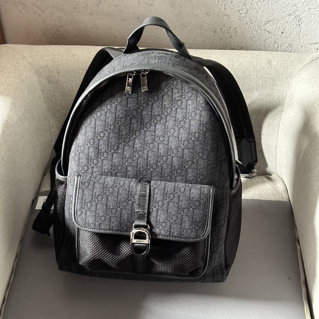 This Dior 8 backpack is a new addition to the Spring 2024 menswear collection,
