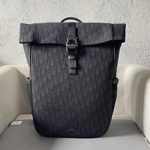 This Dior 8 roll-top backpack is a new addition to the Spring 2025 collection,