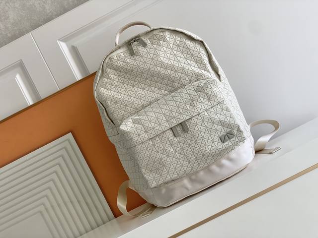 Original Issey Miyake Bao Bao Size: 42*34*18 Kuro Backpack, Summer Dopamine Seri