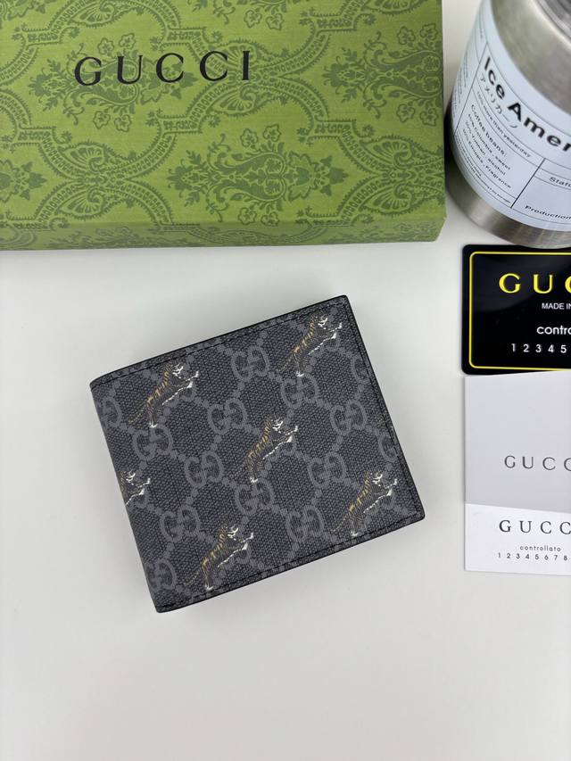 Guccl New Men's Short Wallet! Same style as boutiques, black leather with PVC fa