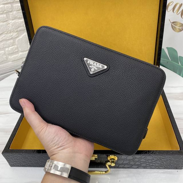 Top-quality original single-item clutch bag has arrived. Imported cowhide. Spec