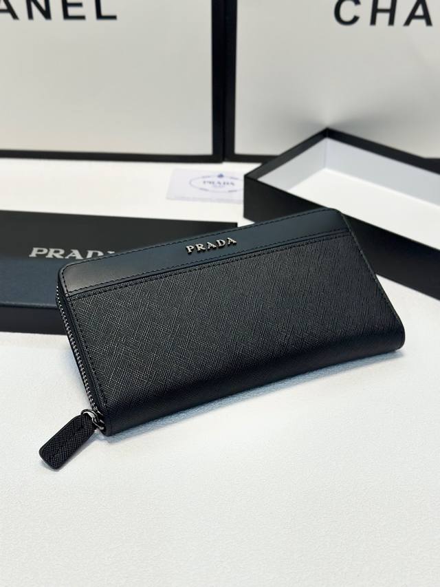 Real photos, in stock. Color: Black. Size: 20X10. Prada best-selling cross-grain