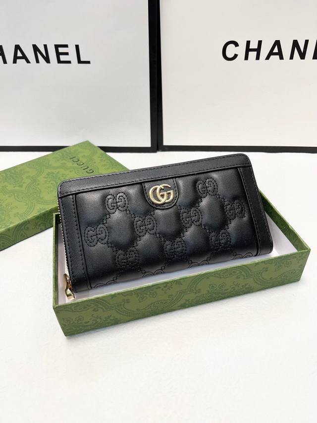 Real photos, in stock. Color: Black. Size: 21X11. Gucci new single zipper clutc