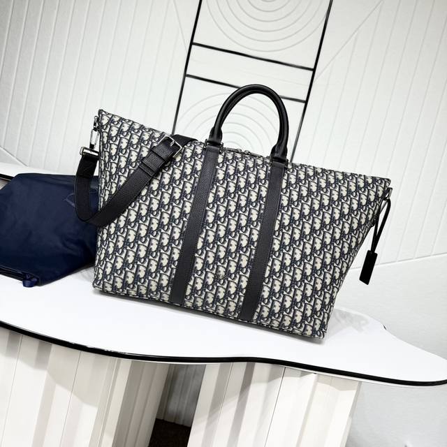 Top-quality original product on the market. Guaranteed imported top-grain cowhi