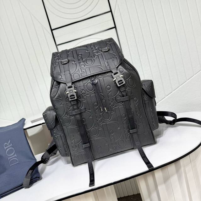 Top-quality original product on the market. Guaranteed imported top-grain cowhi