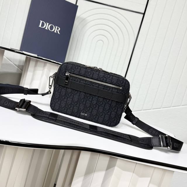 Top-quality original product on the market. Guaranteed imported top-grain cowhi