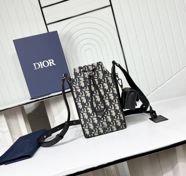 Top-quality original product on the market, genuine copy, comes with box and gi