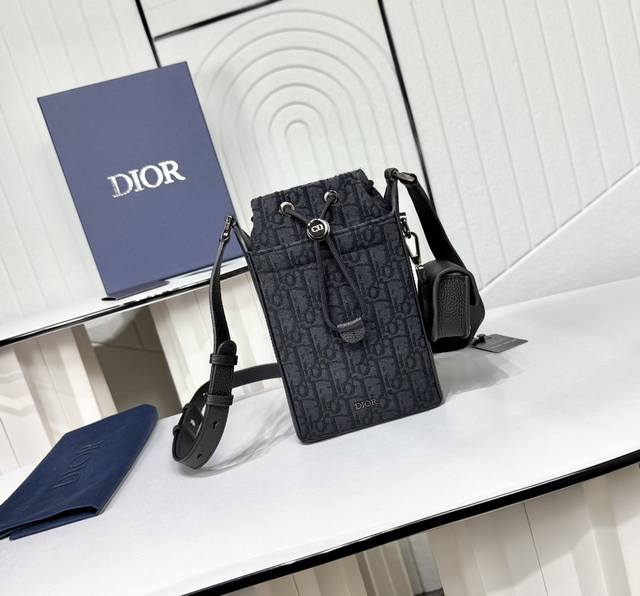 Top-quality original product on the market, genuine copy, comes with box and gi