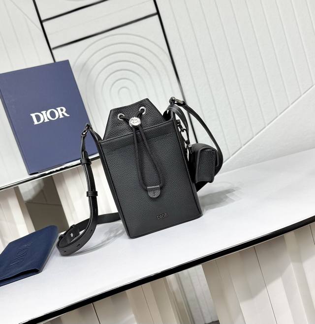 Top-quality original product on the market, genuine copy, comes with box and gi