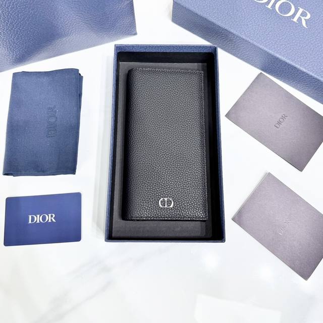 Top-quality original product on the market. Guaranteed top-grain cowhide inside