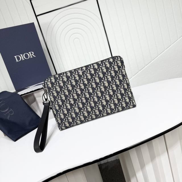 Top-quality original product on the market. Guaranteed imported top-grain cowhi