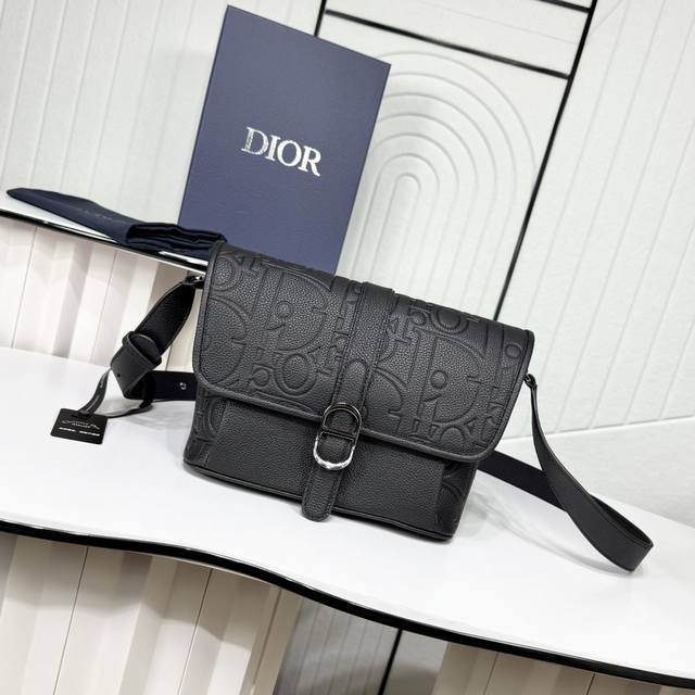 Top-quality original product on the market. Guaranteed imported top-grain cowhi