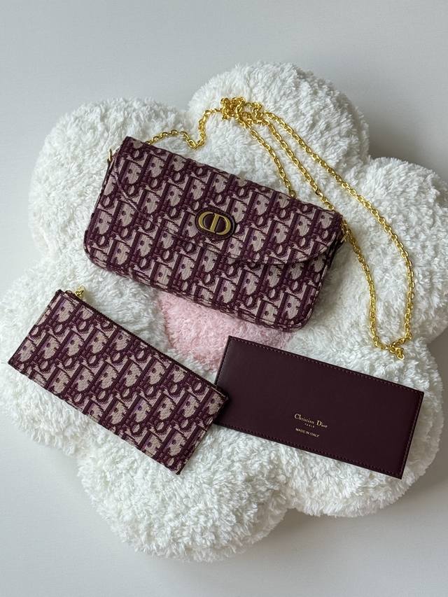 Newdior 2025 Fall/Winter Newest Crossbody Bag. The 3-in-1 design is so cute! It'