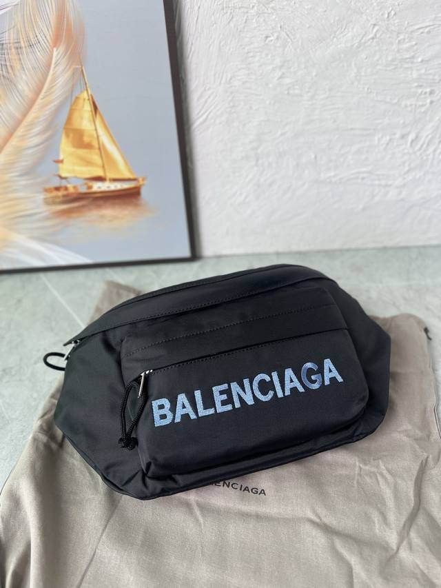 Original Single Item, High-Quality Balenciag Paris Explorer Waist Bag, Black Uni