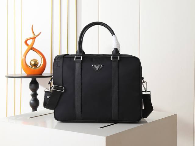 New Prada men's handbag/shoulder bag, original imported waterproof fabric with