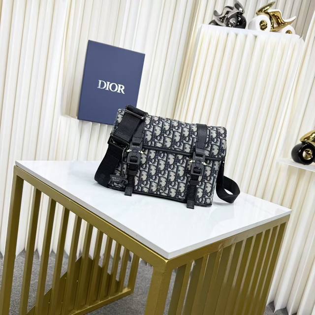 Top-quality original product on the market. Guaranteed imported top-grain cowhi