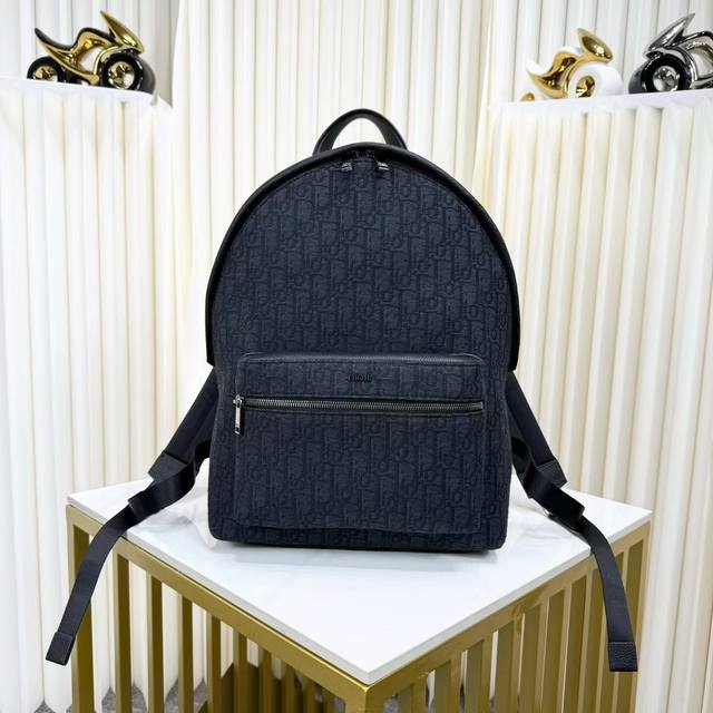 Top-quality original product on the market. Guaranteed imported top-grain cowhi