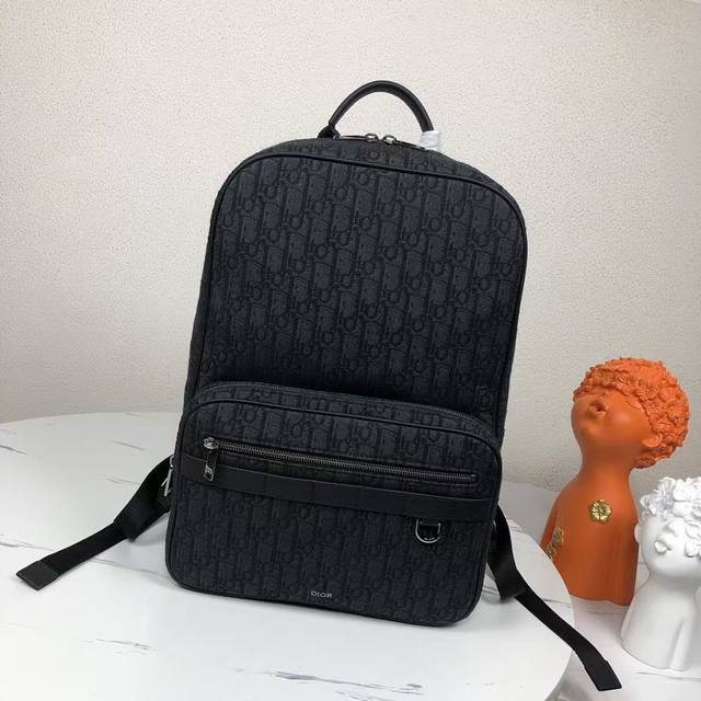 Highest version on the market, welcome to compare. Safari Backpack Black/Grey a