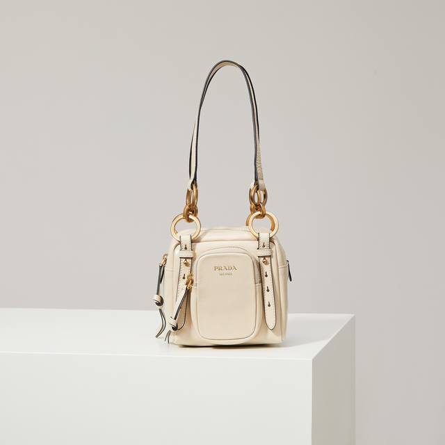 Premium Original New Small Vintage Leather Handbag 1Bb137. Made from premium or